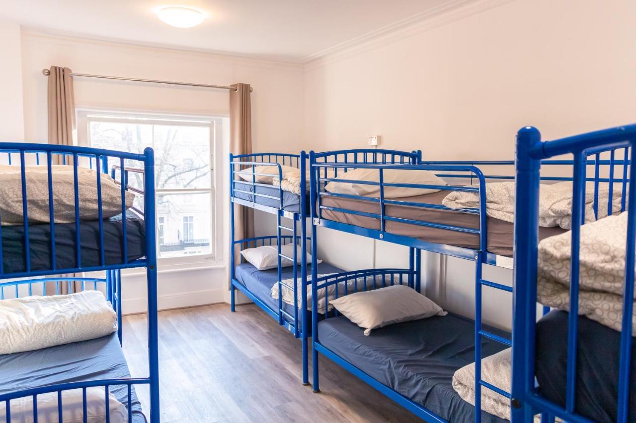 Urbany Hostal *